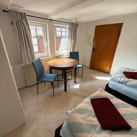 Doppelhaushaelfte Naehe Ederseeradweg - 4 Schlafzimmer, Garten, 2 Baeder 아파트 발트에크