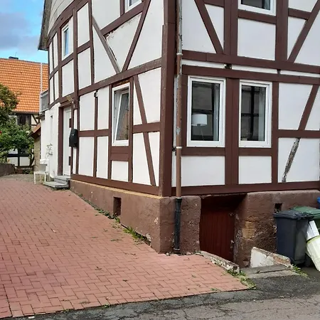 Doppelhaushaelfte Im Alten Fachwerkhaeuschen Naehe Ederseeradweg Fuer 8 Personen, 4 Schlafraeume, Garten, 2 Baeder *