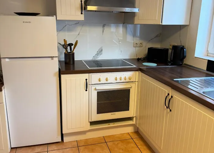 아파트 Doppelhaushaelfte Naehe Ederseeradweg - 4 Schlafzimmer, Garten, 2 Baeder