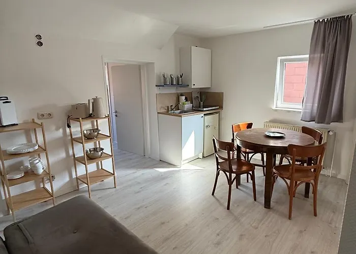 Doppelhaushaelfte Naehe Ederseeradweg - 4 Schlafzimmer, Garten, 2 Baeder 아파트 *